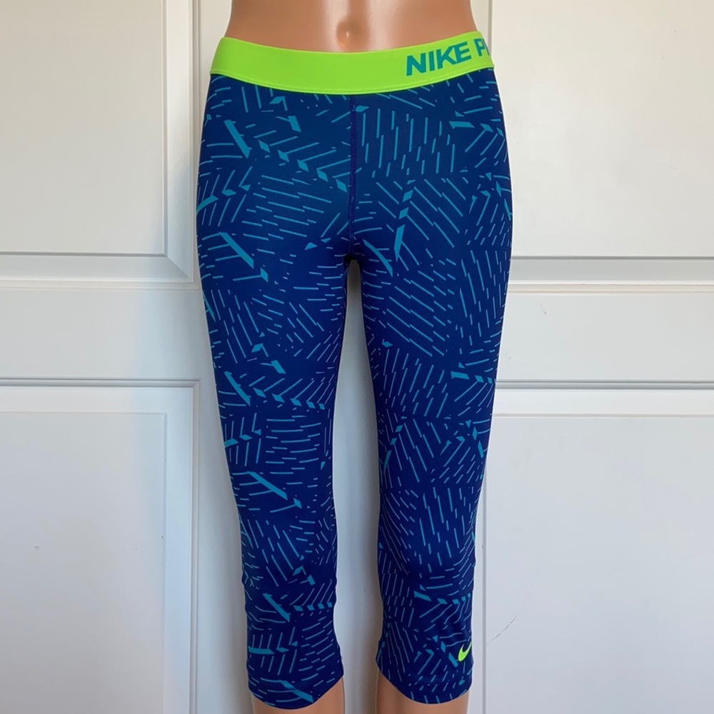 Nike Pro Capri Leggings - image 2